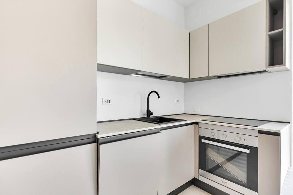 Apartamento Alessia'S Flat - Caroli Milán Exterior foto